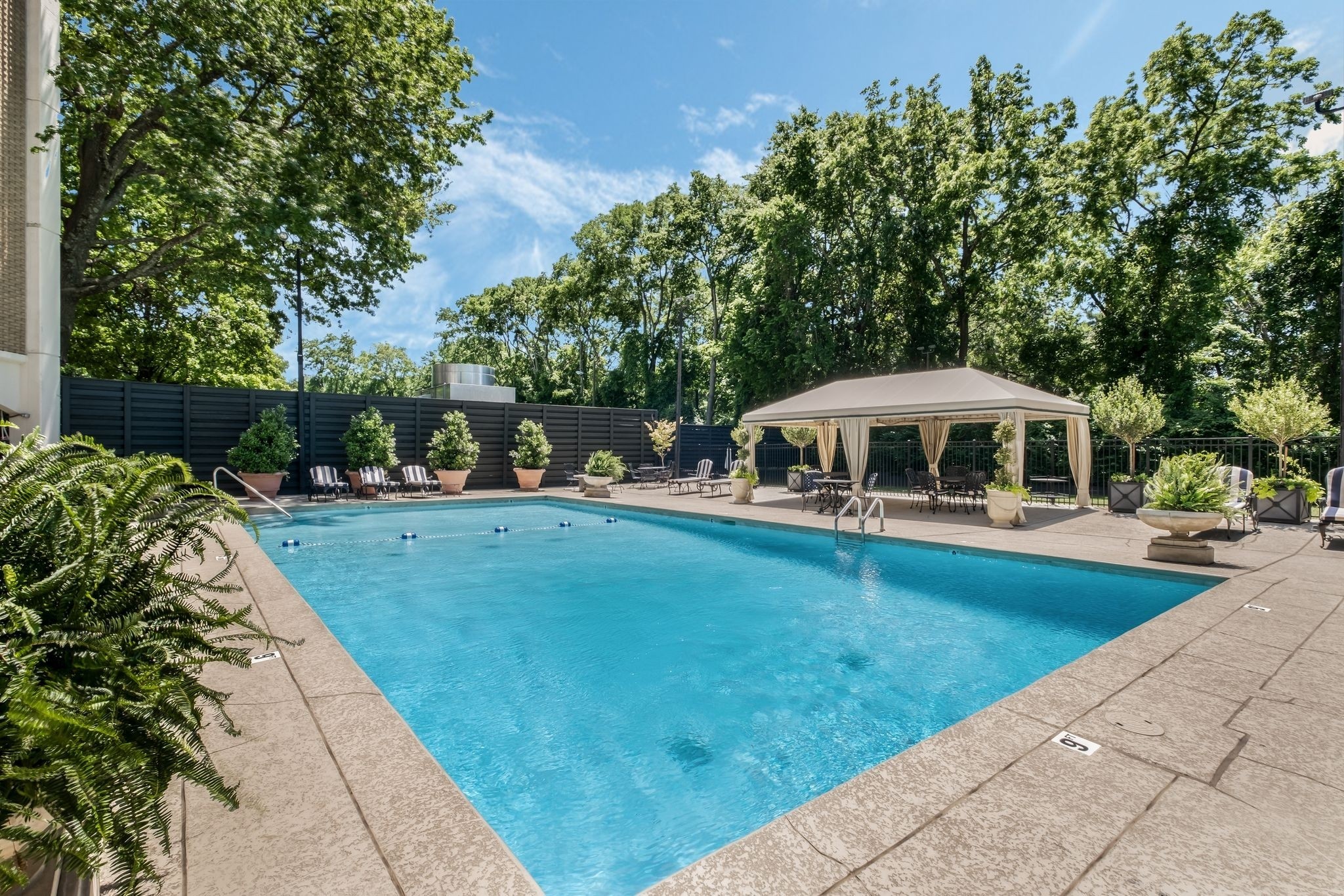 4215 Harding Pike Nashville TN 37205