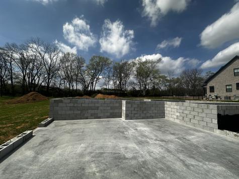 2049 Everest Drive Gallatin TN 37066