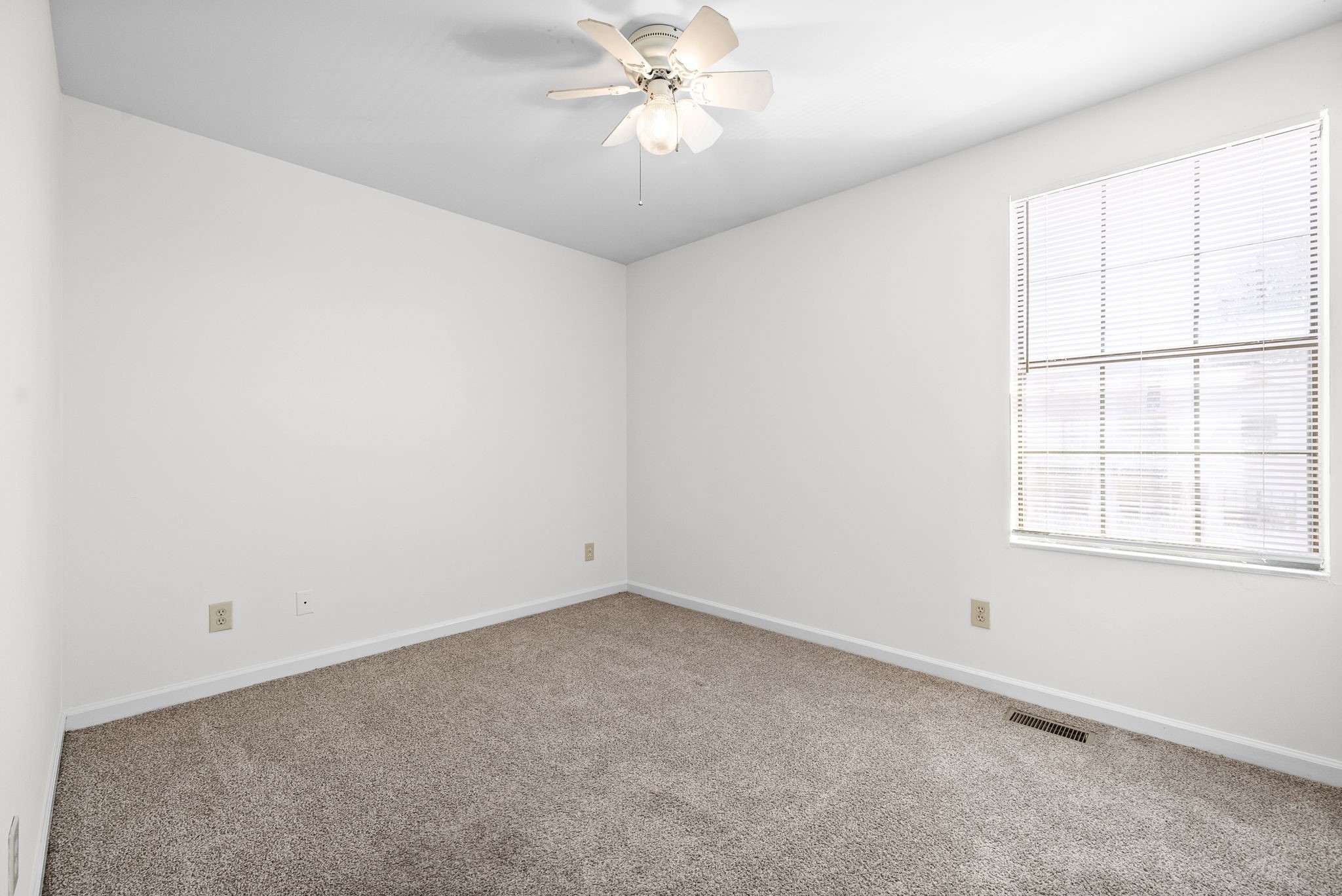 1500 W Knollwood Circle Clarksville TN 37043