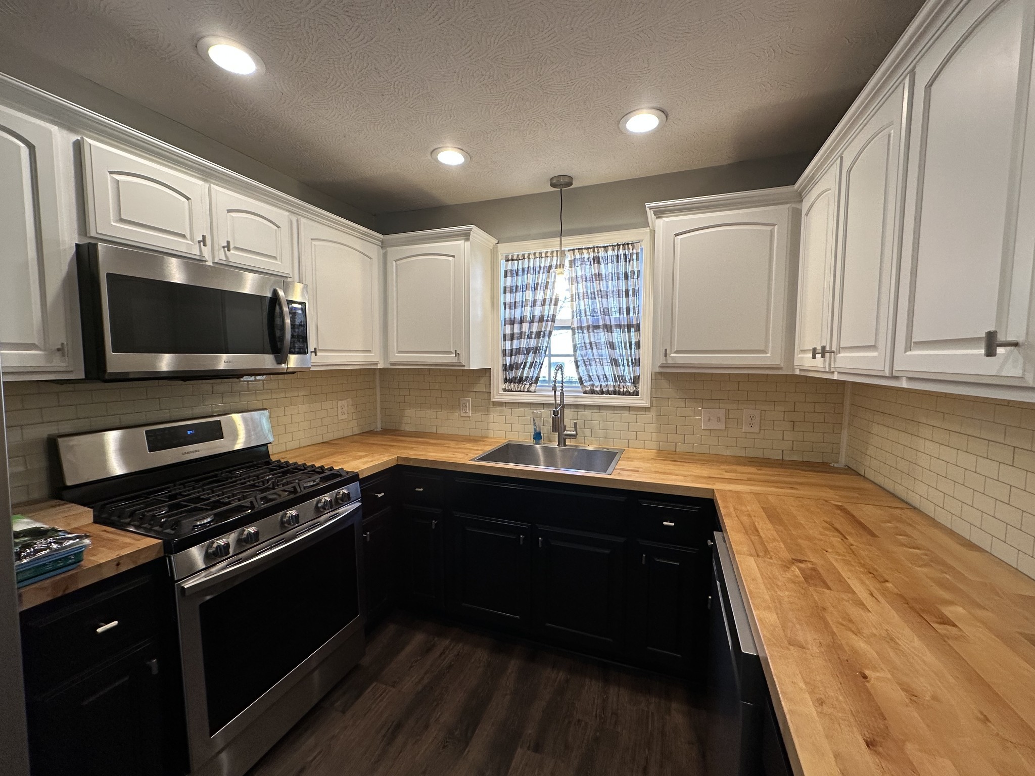 902 S Russell Street Portland TN 37148