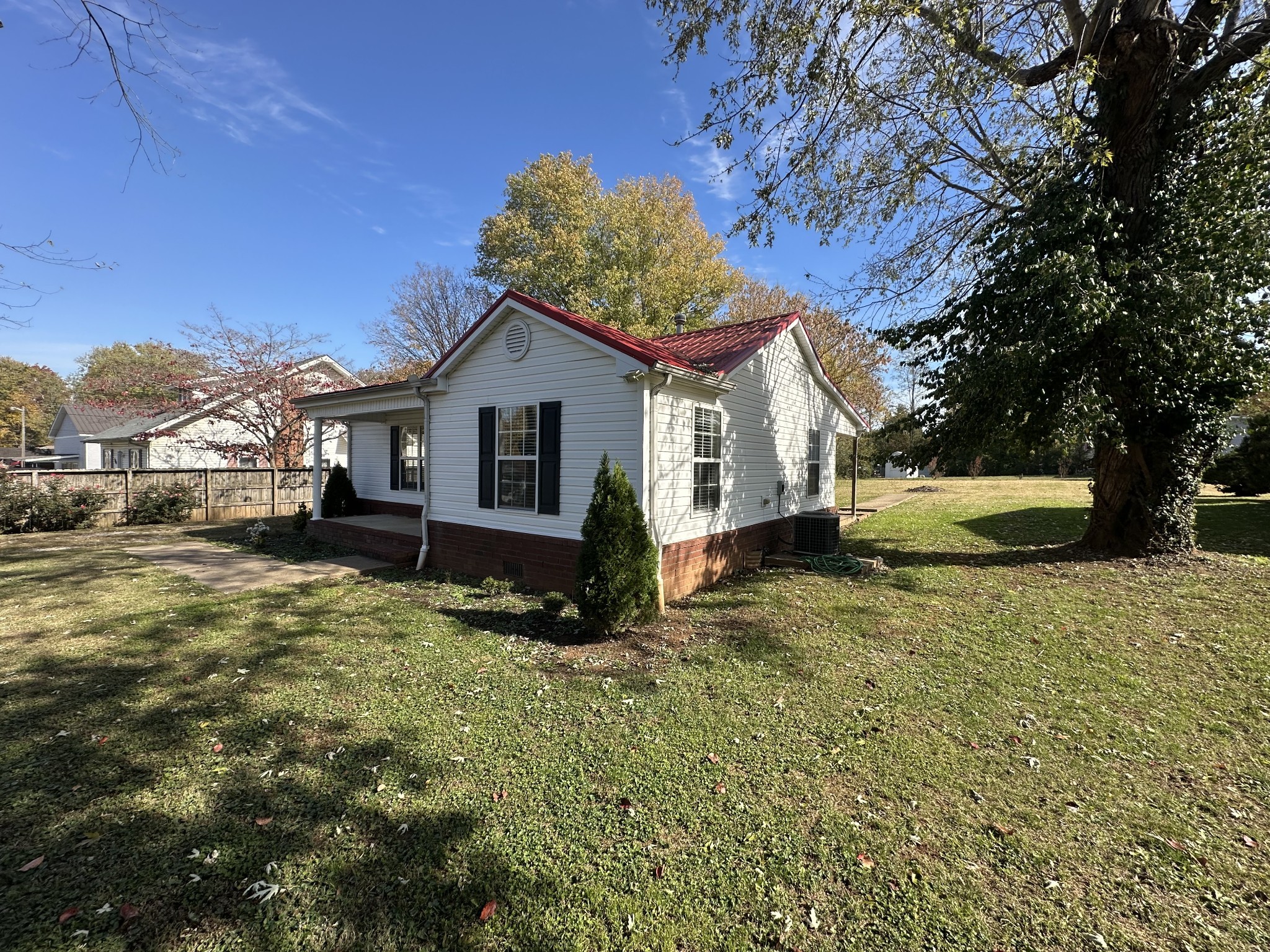 902 S Russell Street Portland TN 37148