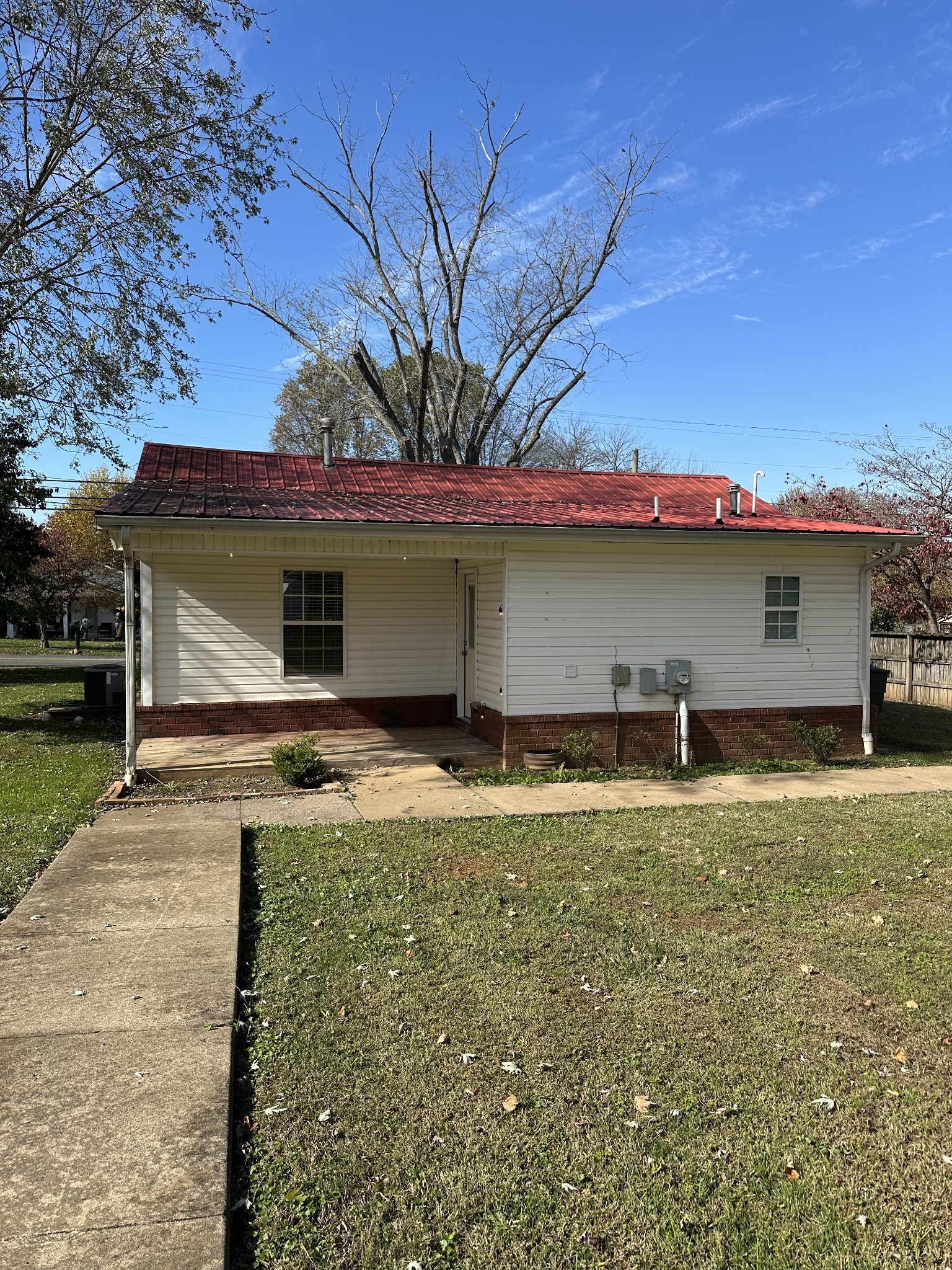 902 S Russell Street Portland TN 37148