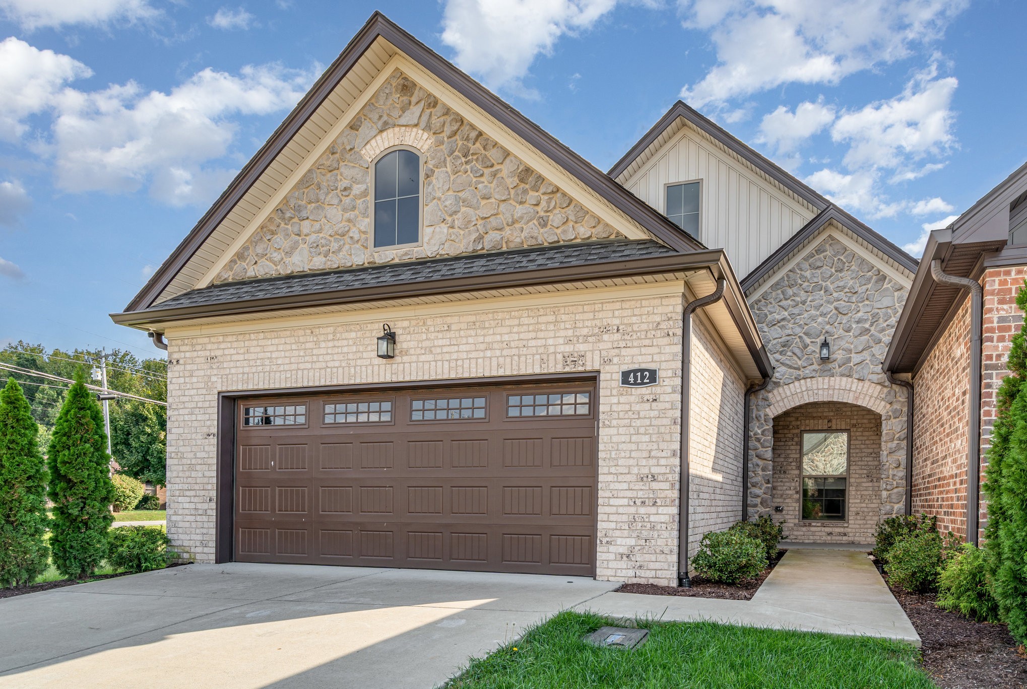 412 W Foxrun Springfield TN 37172