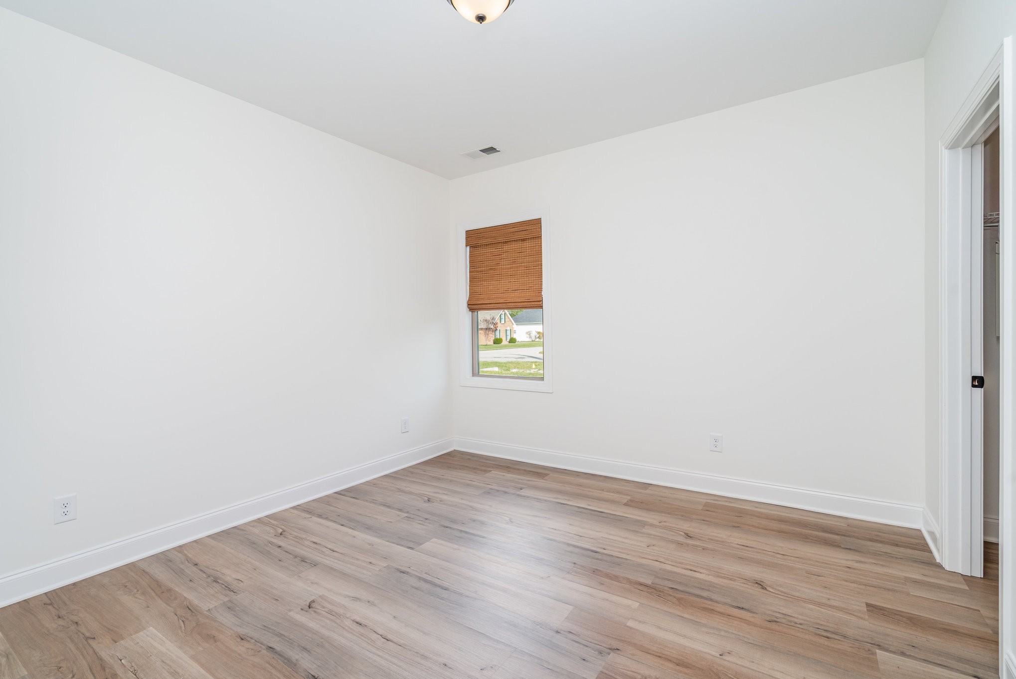 412 W Foxrun Springfield TN 37172