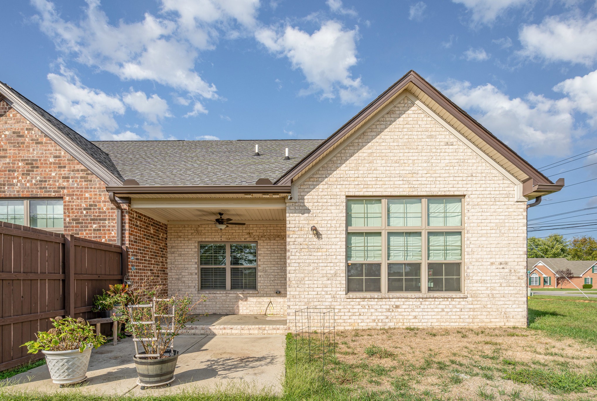 412 W Foxrun Springfield TN 37172