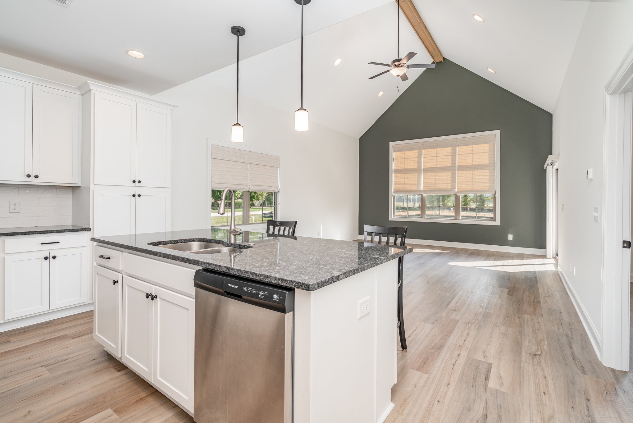 412 W Foxrun Springfield TN 37172