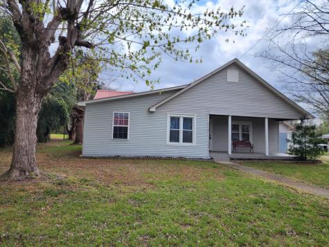 218 E Lake Avenue Celina TN 38551