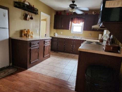 218 E Lake Avenue Celina TN 38551