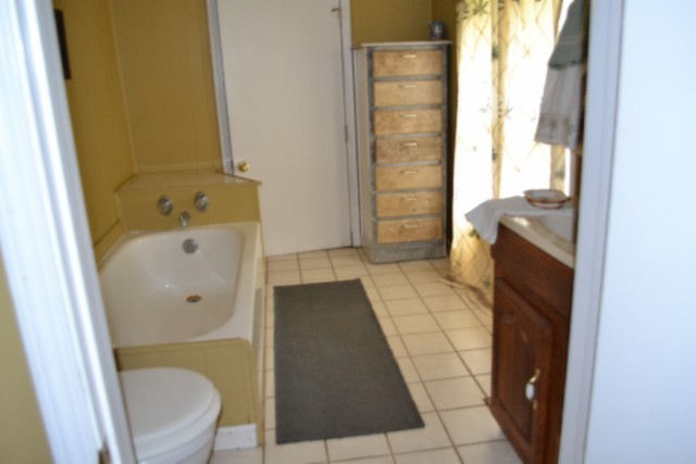 218 E Lake Avenue Celina TN 38551