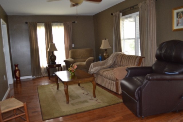 218 E Lake Avenue Celina TN 38551