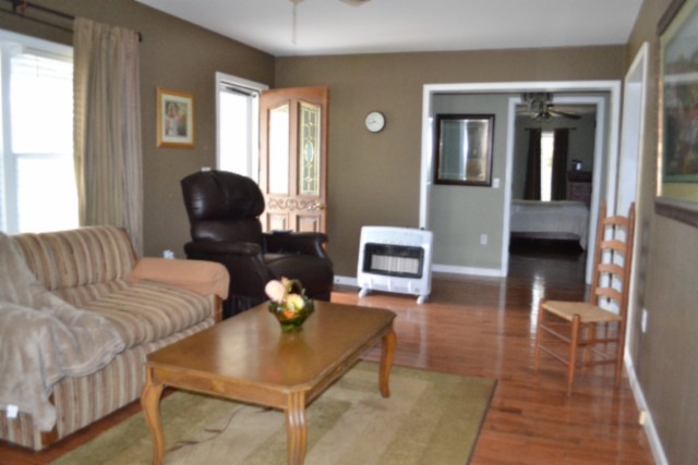 218 E Lake Avenue Celina TN 38551