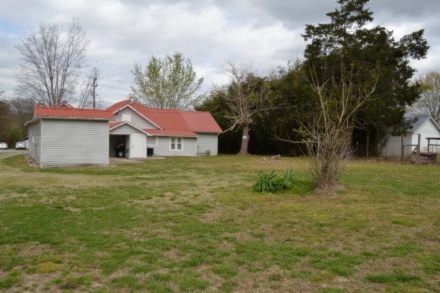 218 E Lake Avenue Celina TN 38551