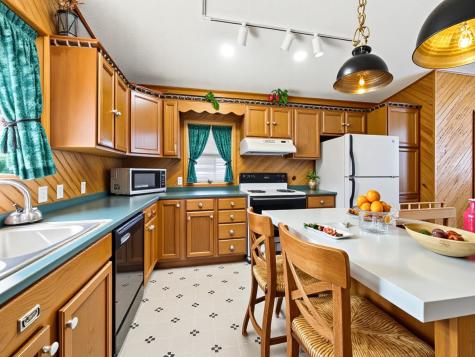 62 Lakeshore Drive New Concord KY 42076