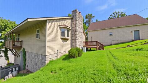 62 Lakeshore Drive New Concord KY 42076