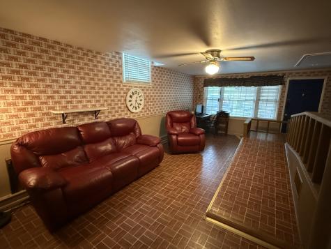 102 Essex Court Tullahoma TN 37388