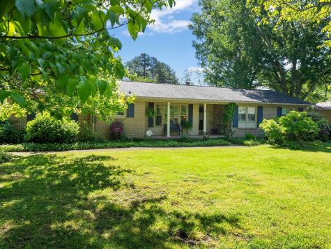 102 Essex Court Tullahoma TN 37388