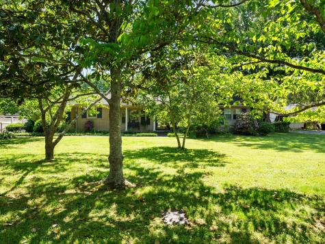 102 Essex Court Tullahoma TN 37388