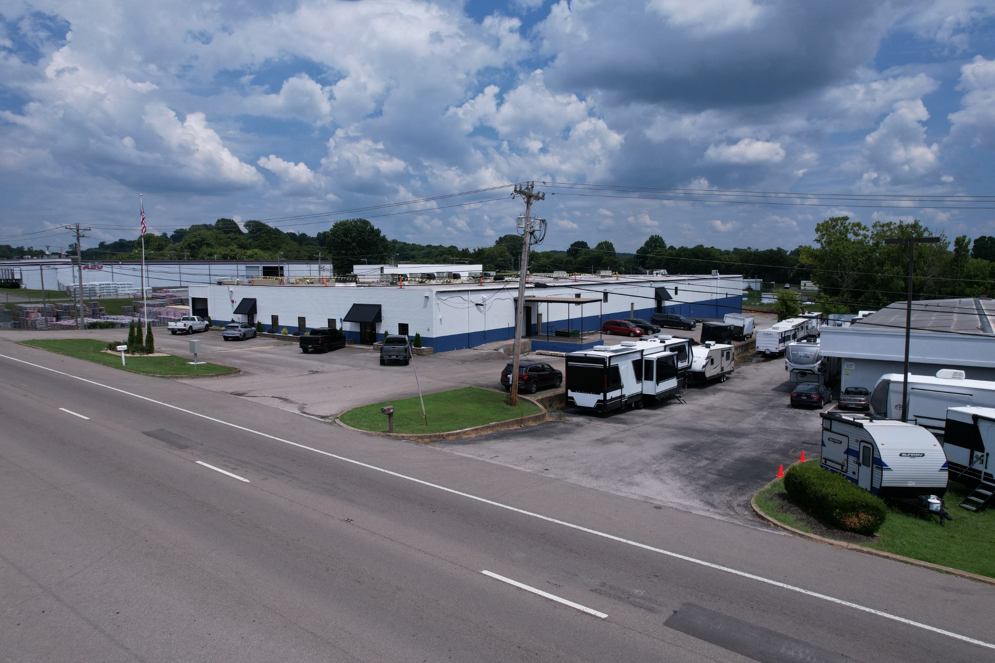 1512 Nashville Highway Columbia TN 38401