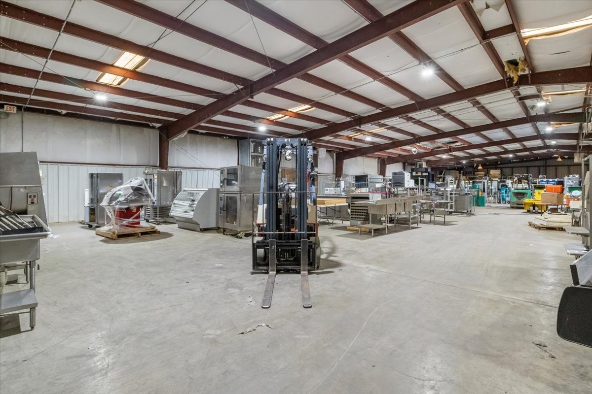 107 Young Road Waverly TN 37185
