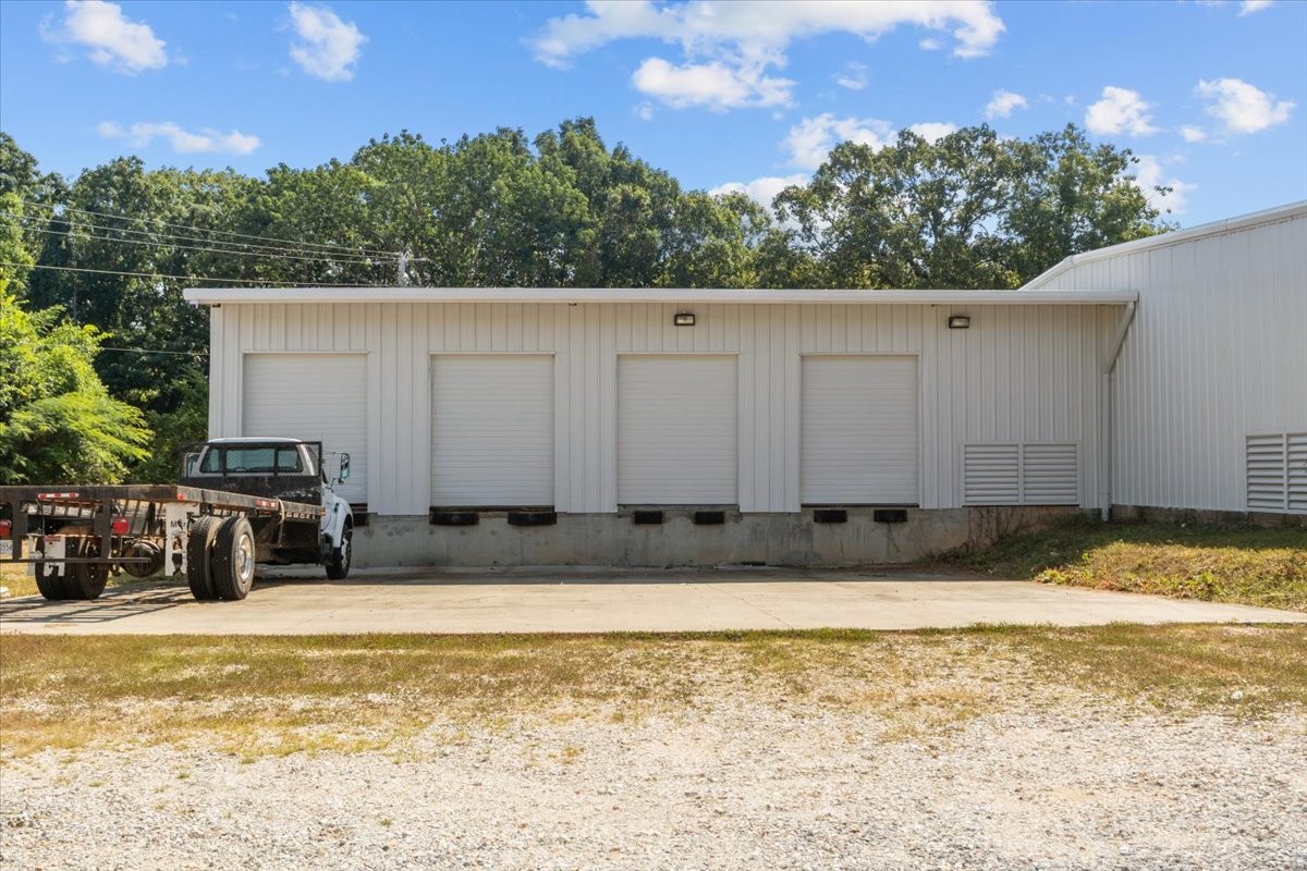 107 Young Road Waverly TN 37185
