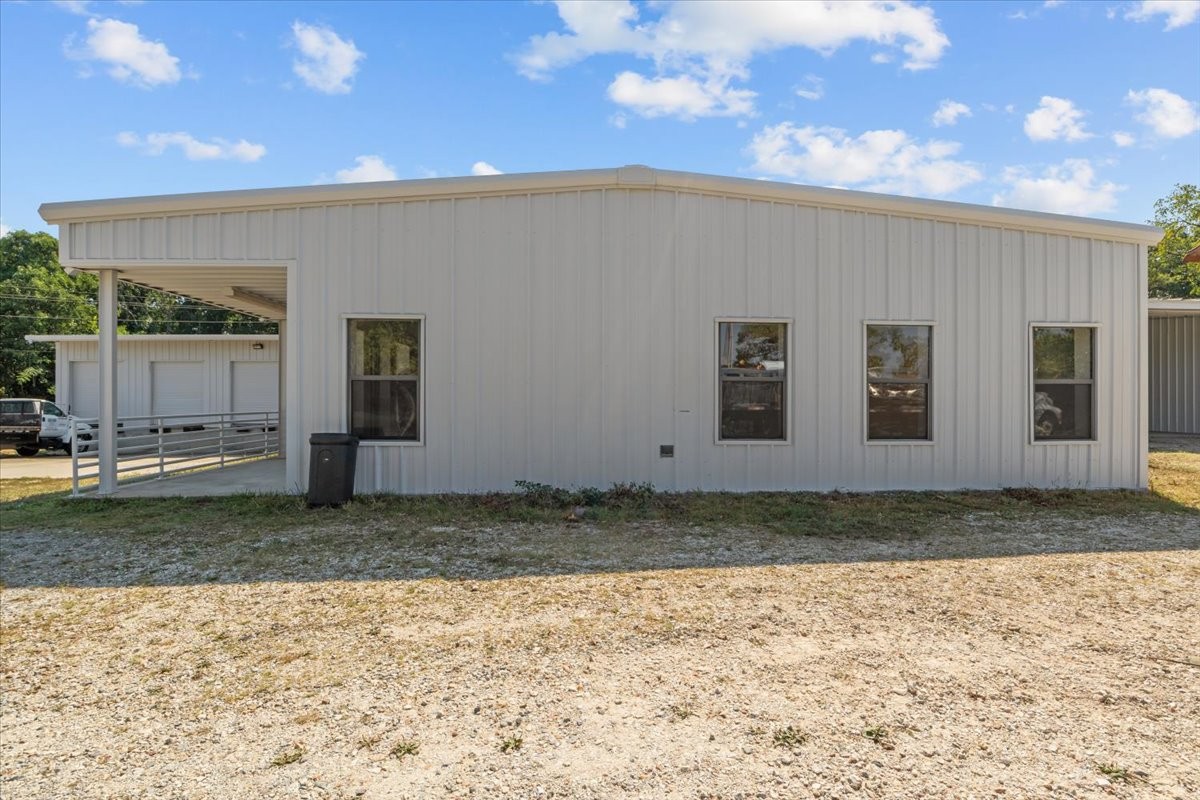 107 Young Road Waverly TN 37185