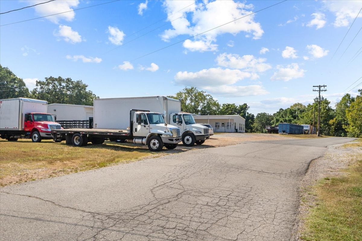 107 Young Road Waverly TN 37185