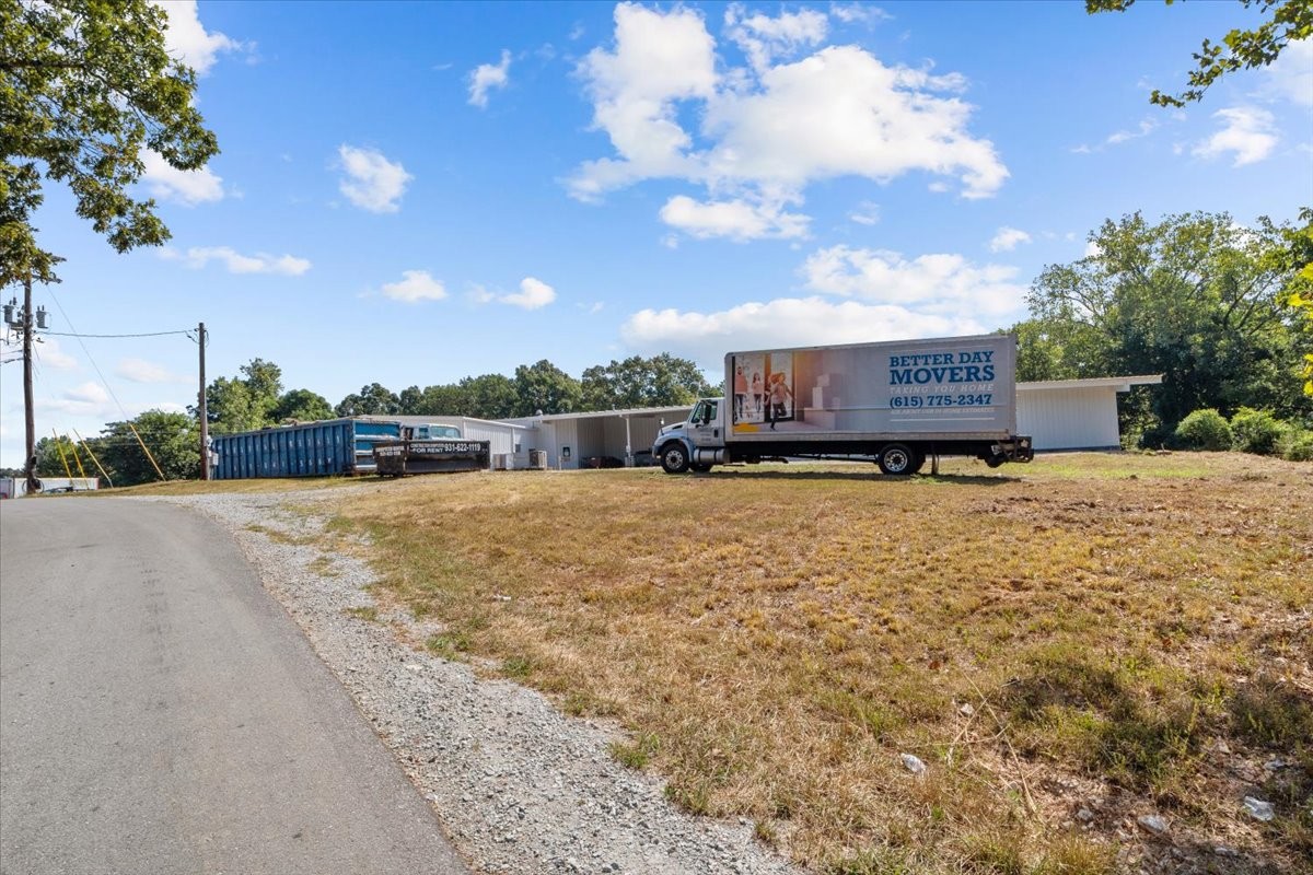 107 Young Road Waverly TN 37185