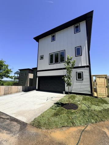 913 33rd Ave, N Nashville TN 37209