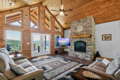 1055 Hunters Landing Lane Smithville TN 37166
