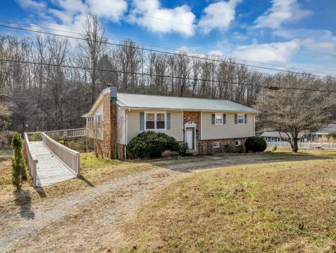 408 Rustling Oaks Drive Waverly TN 37185