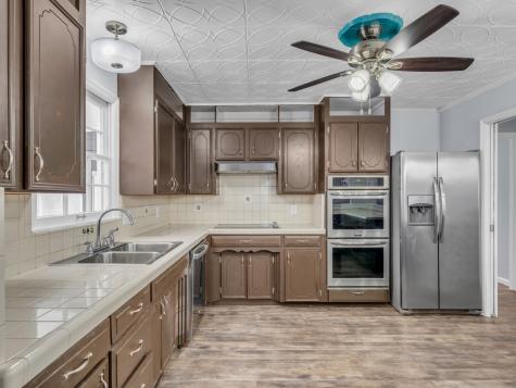 408 Rustling Oaks Drive Waverly TN 37185