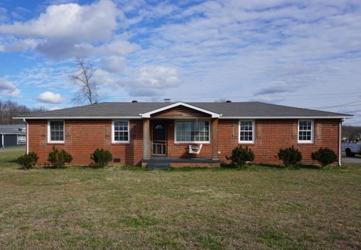 9547 Old Hillsboro Road Bon Aqua TN 37025