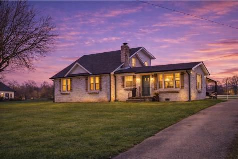 3212 Marthas Chapel Road Cunningham TN 37052