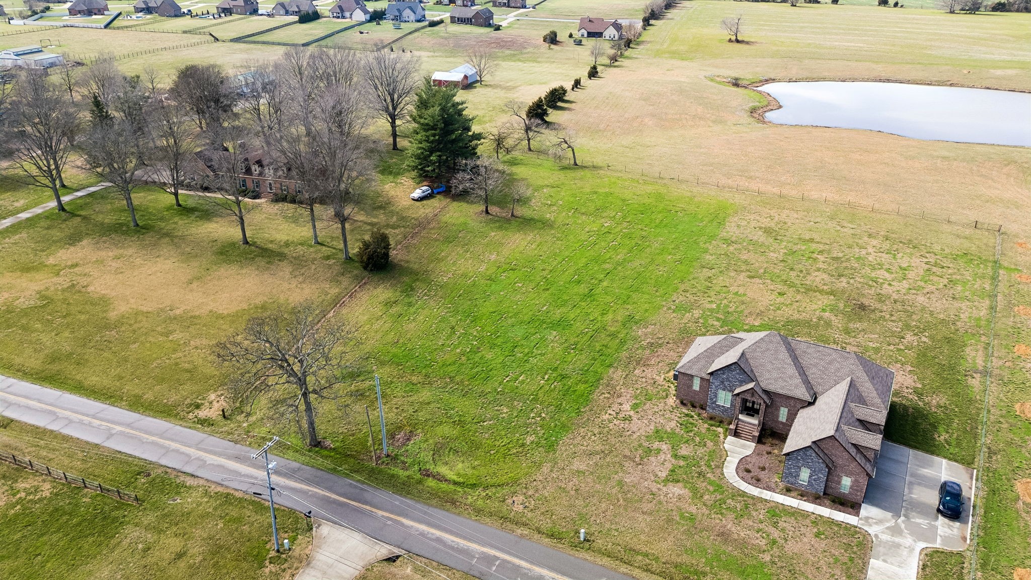 760 N Russell Street Portland TN 37148