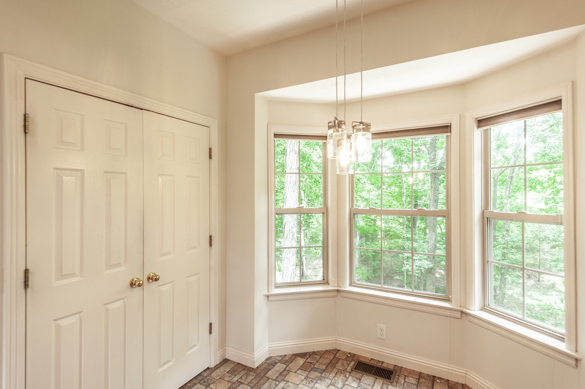 6513 N Mount Pleasant Road Greenbrier TN 37073