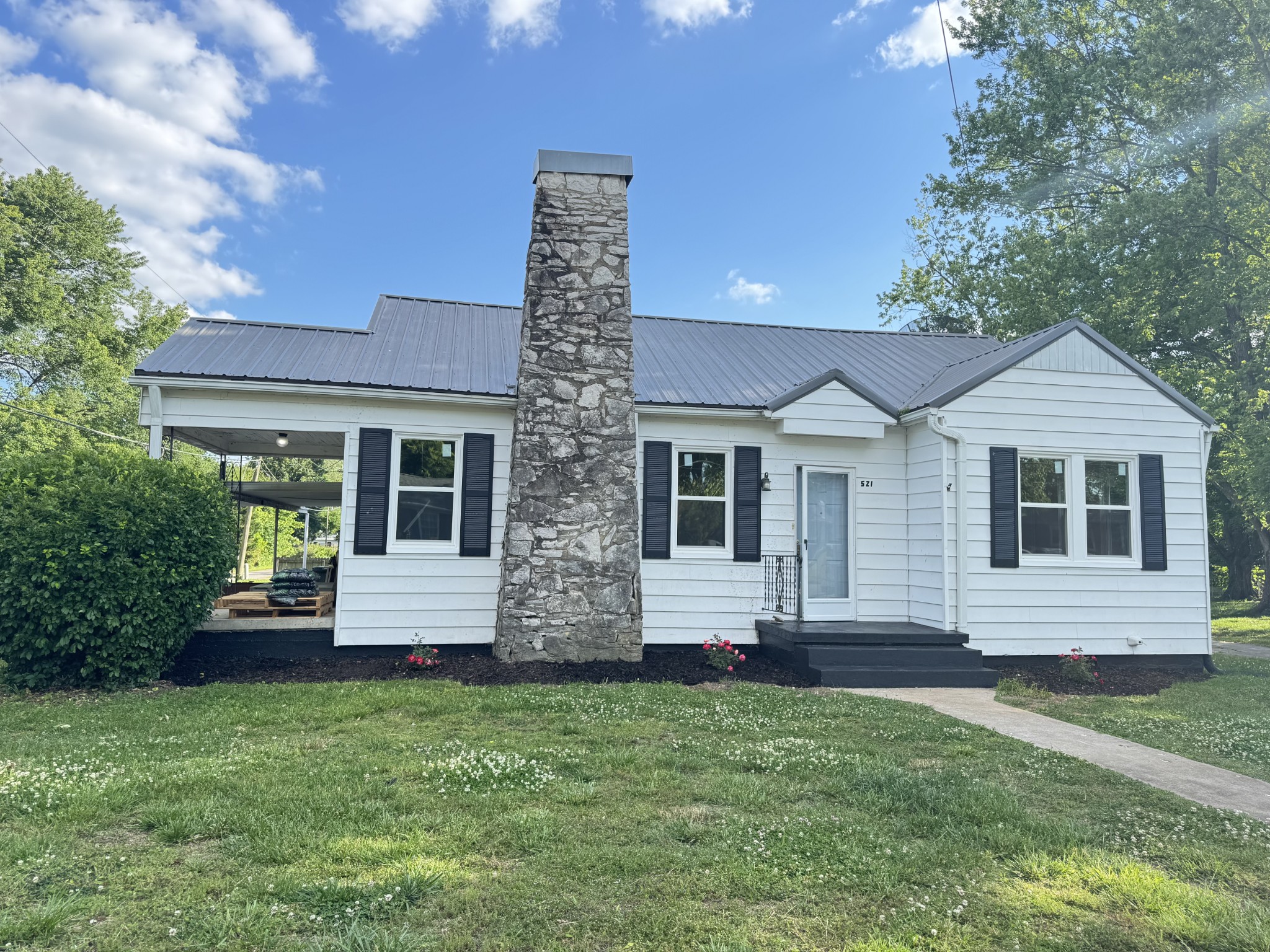 521 1st Street Lawrenceburg TN 38464