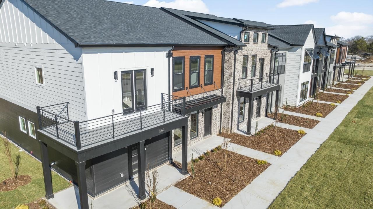2124 Gracie Bug Loop Murfreesboro TN 37128