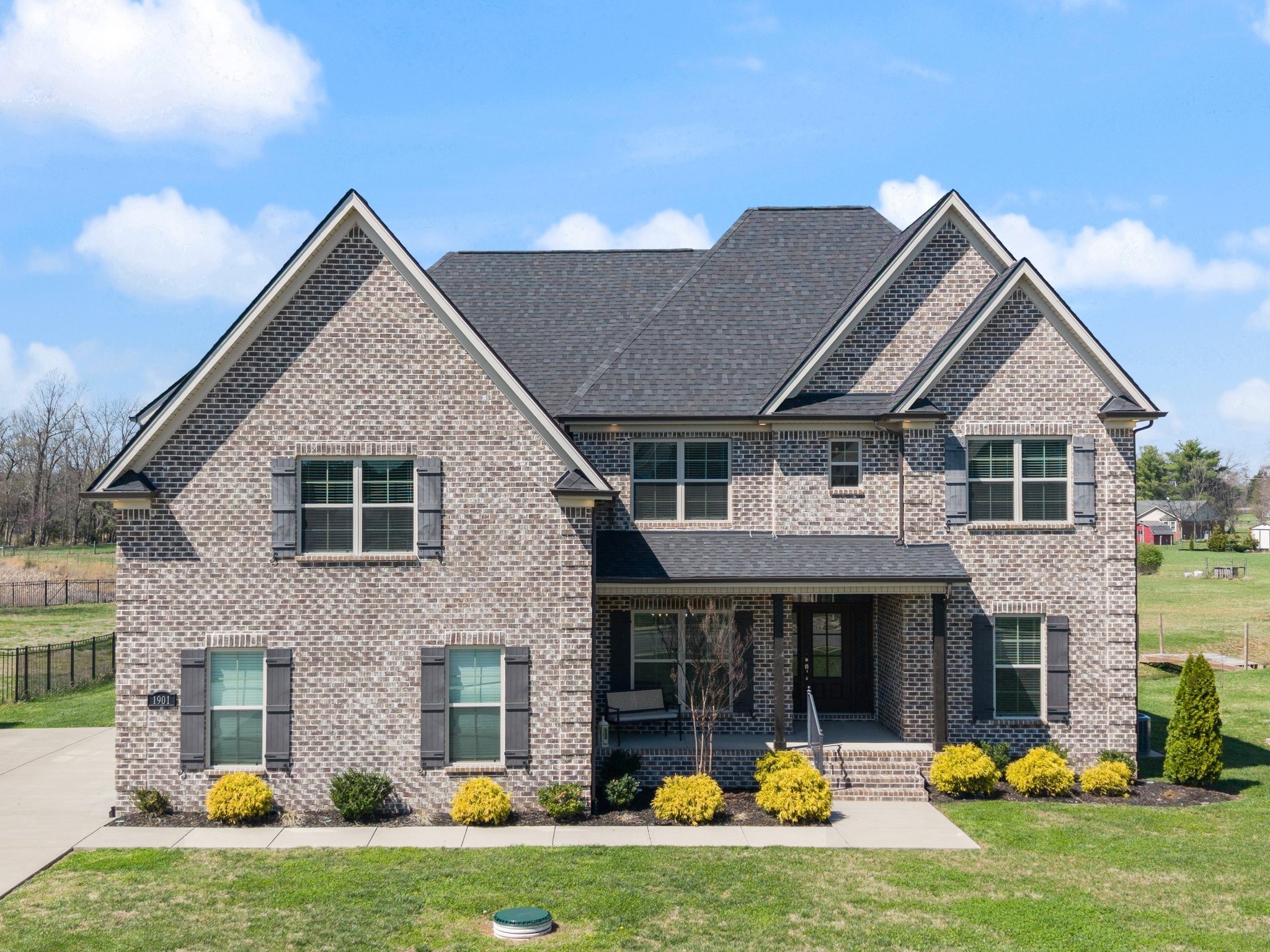 1901 Rhonda Drive Christiana TN 37037