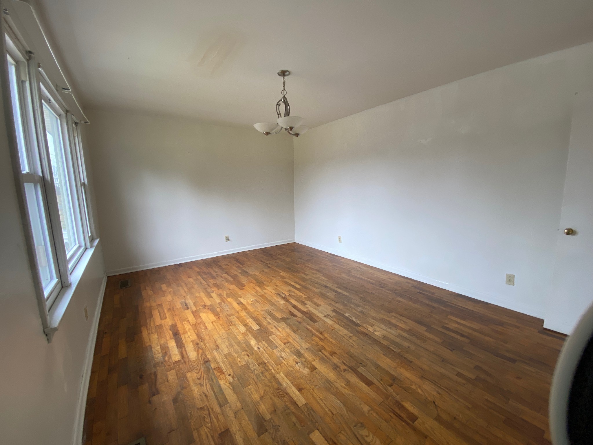 2125 W Gaines St, W Lawrenceburg TN 38464