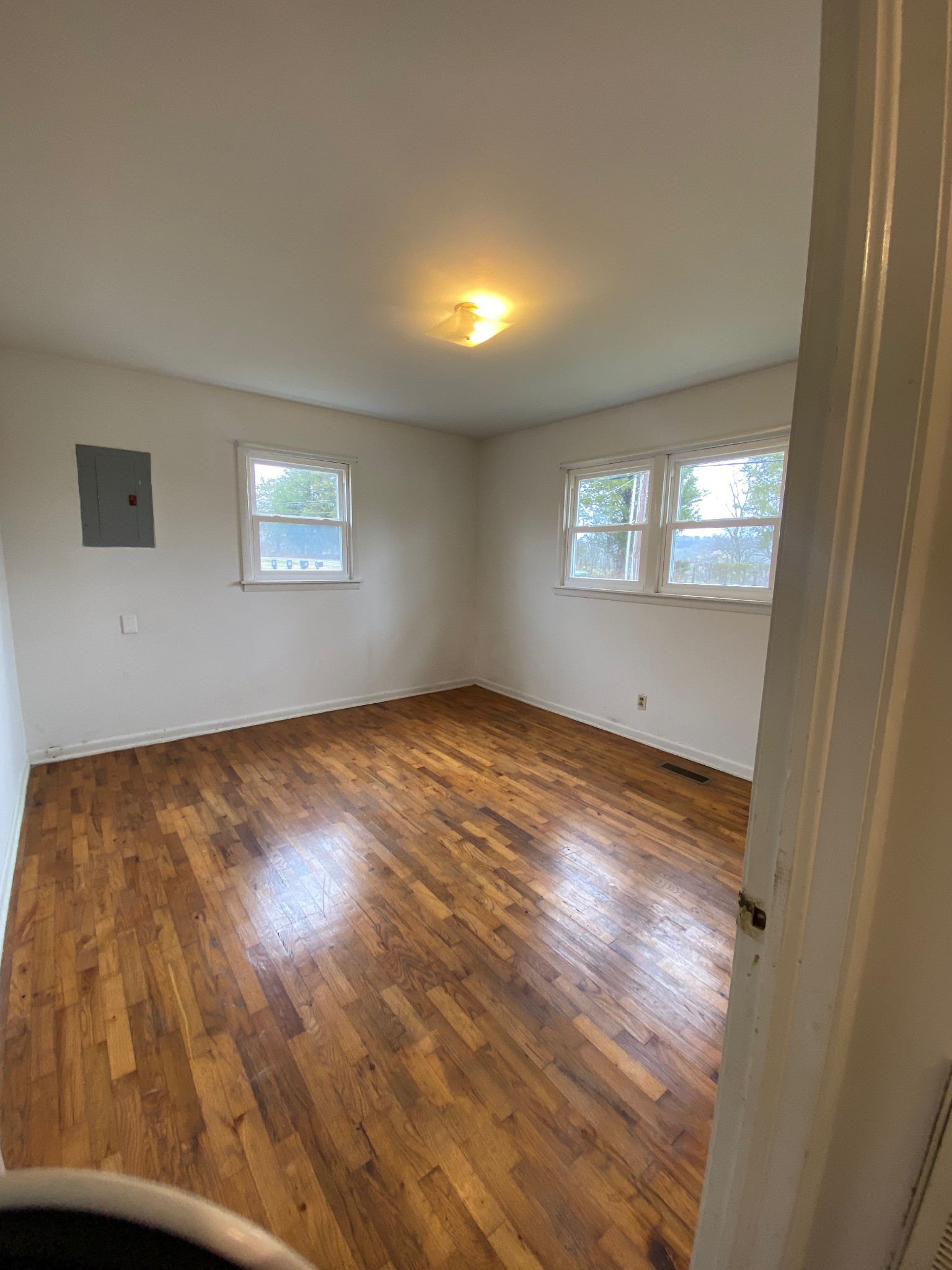 2125 W Gaines St, W Lawrenceburg TN 38464