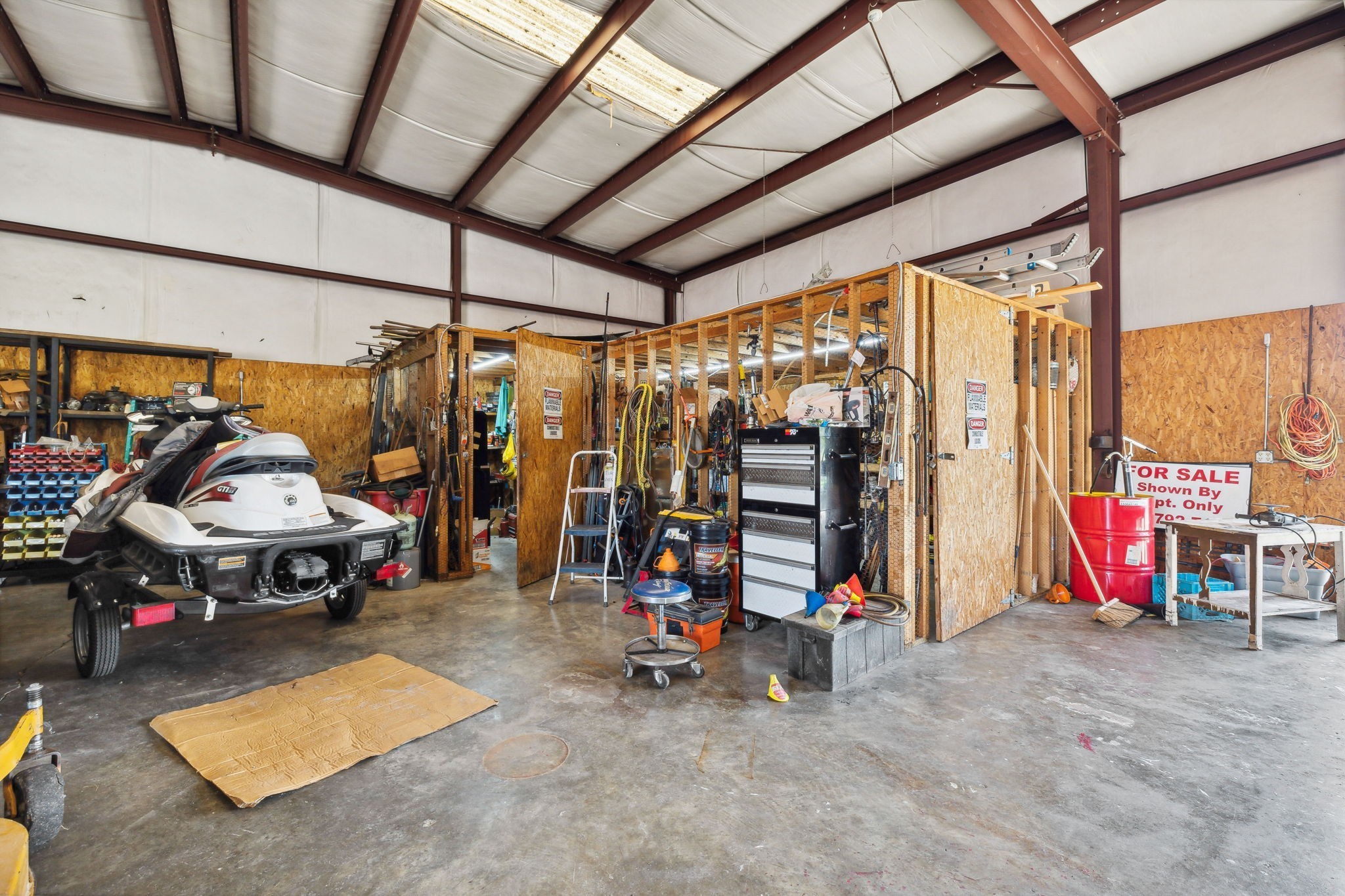 636 N Main Street Ashland City TN 37015