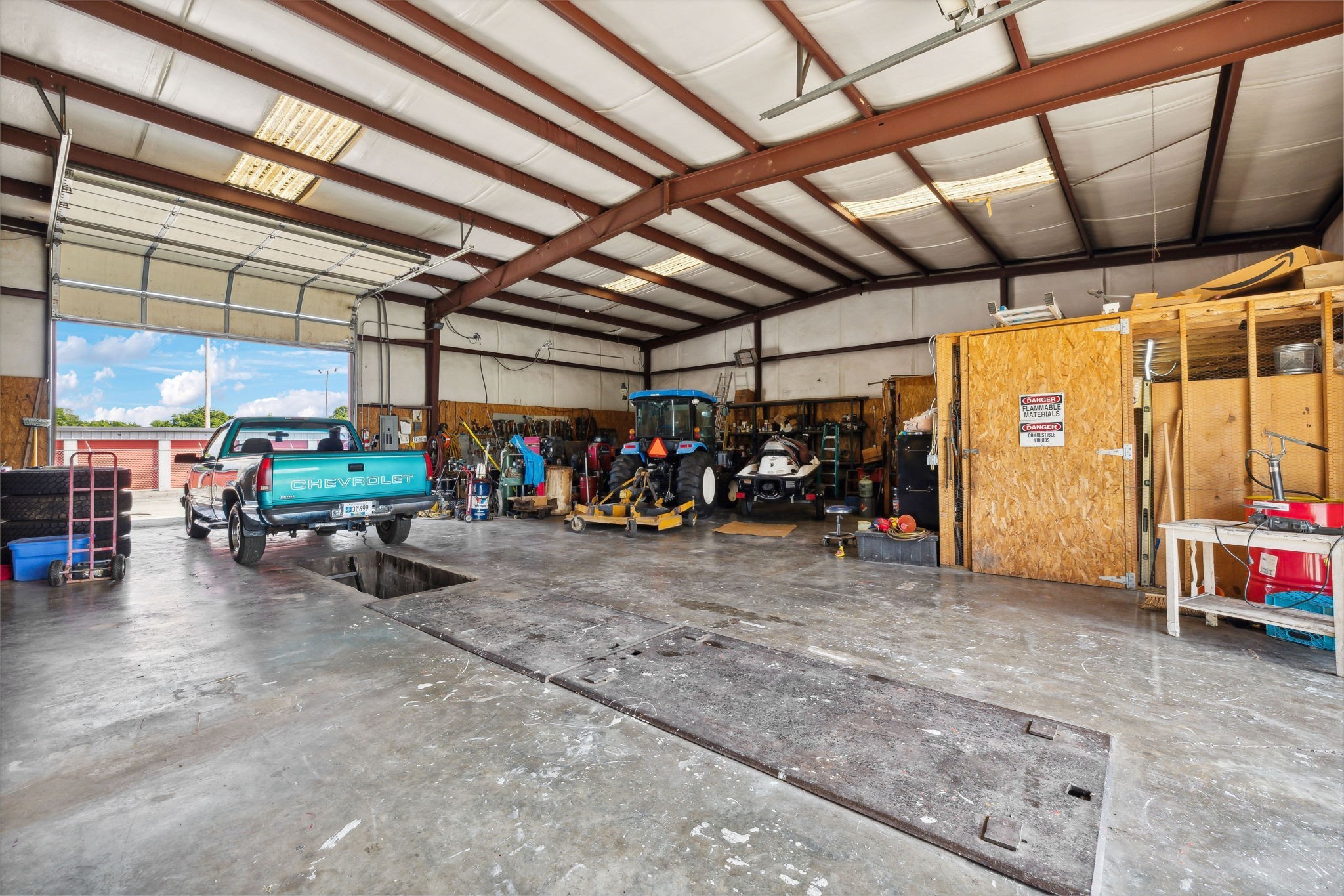 636 N Main Street Ashland City TN 37015