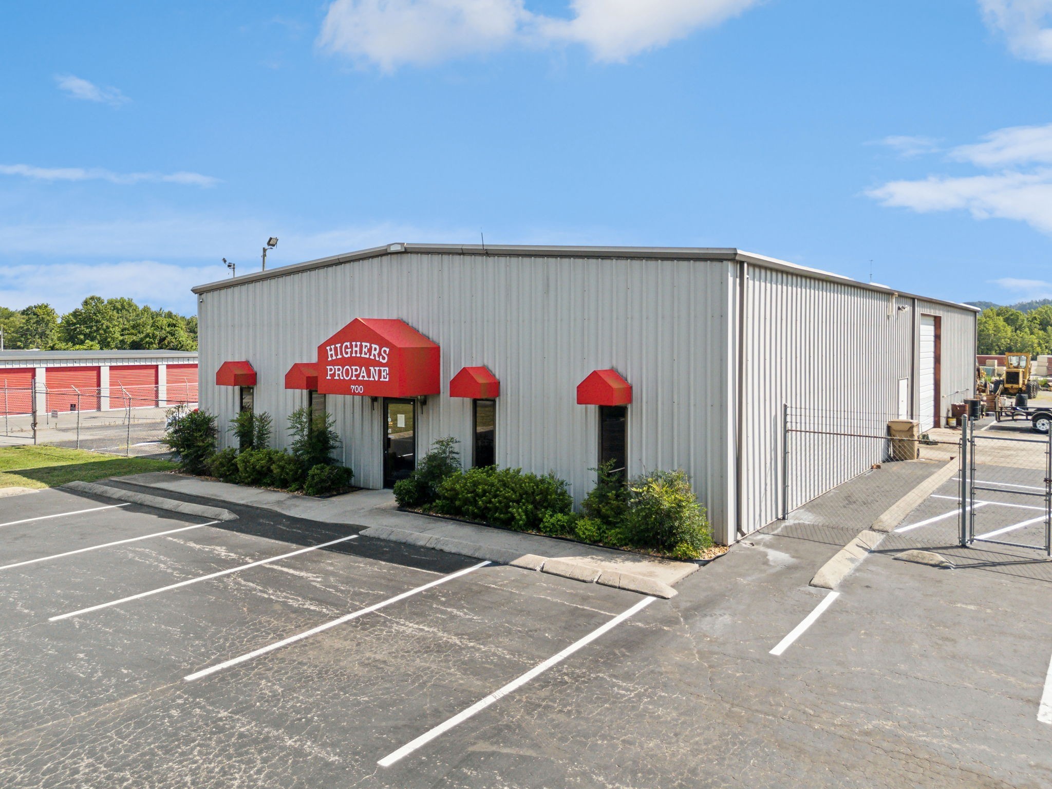 636 N Main Street Ashland City TN 37015