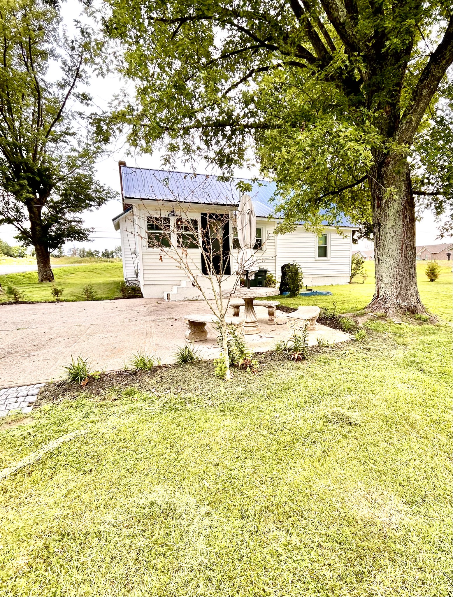 622 Highway 52, E Portland TN 37148