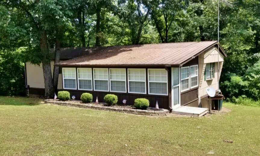 4396 Deer Creek Road Linden TN 37096