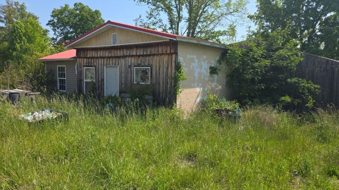 2105 Deer Lodge Highway Deer Lodge TN 37726