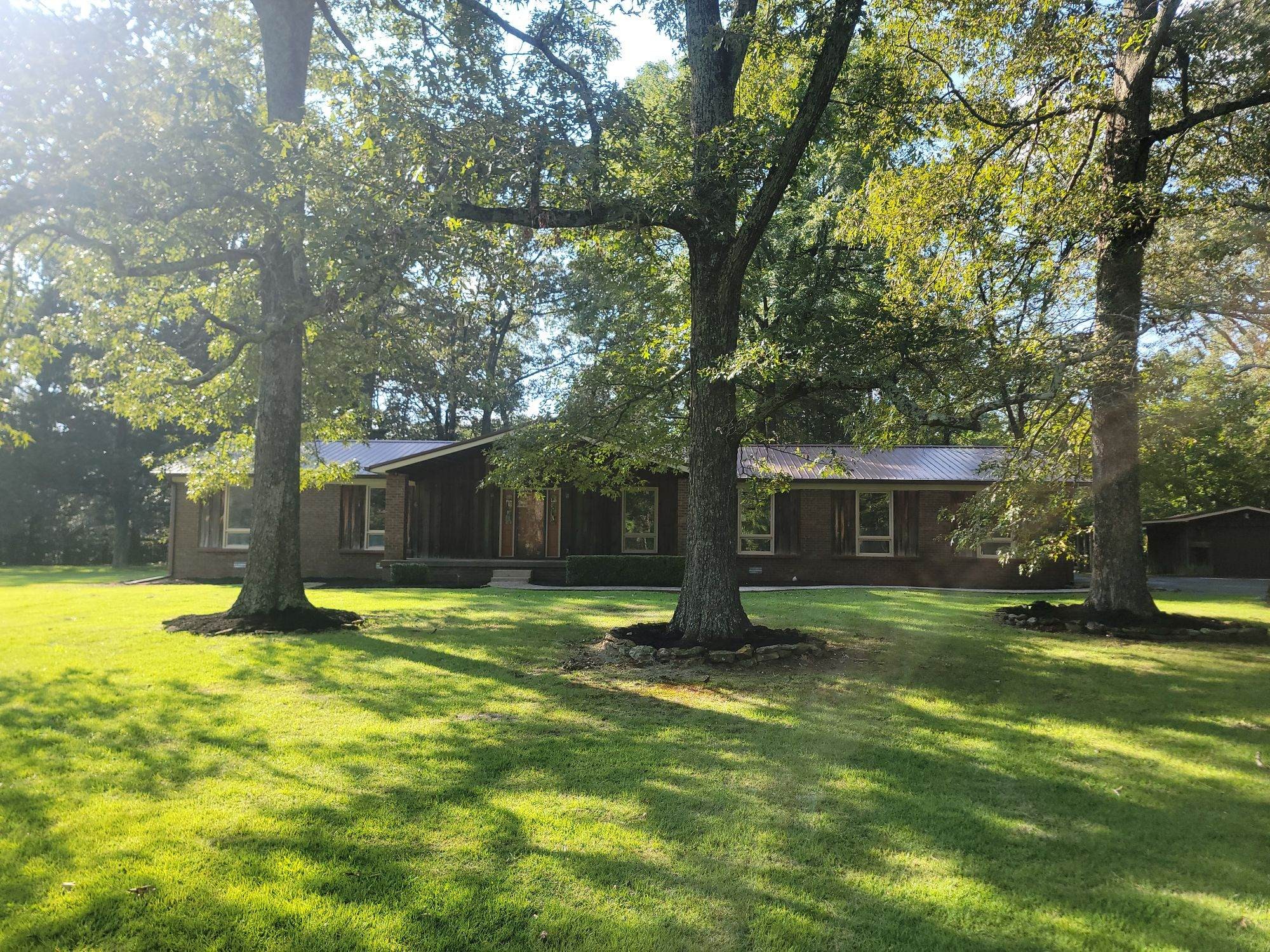 1165 Deerwood Drive New Johnsonville TN 37134