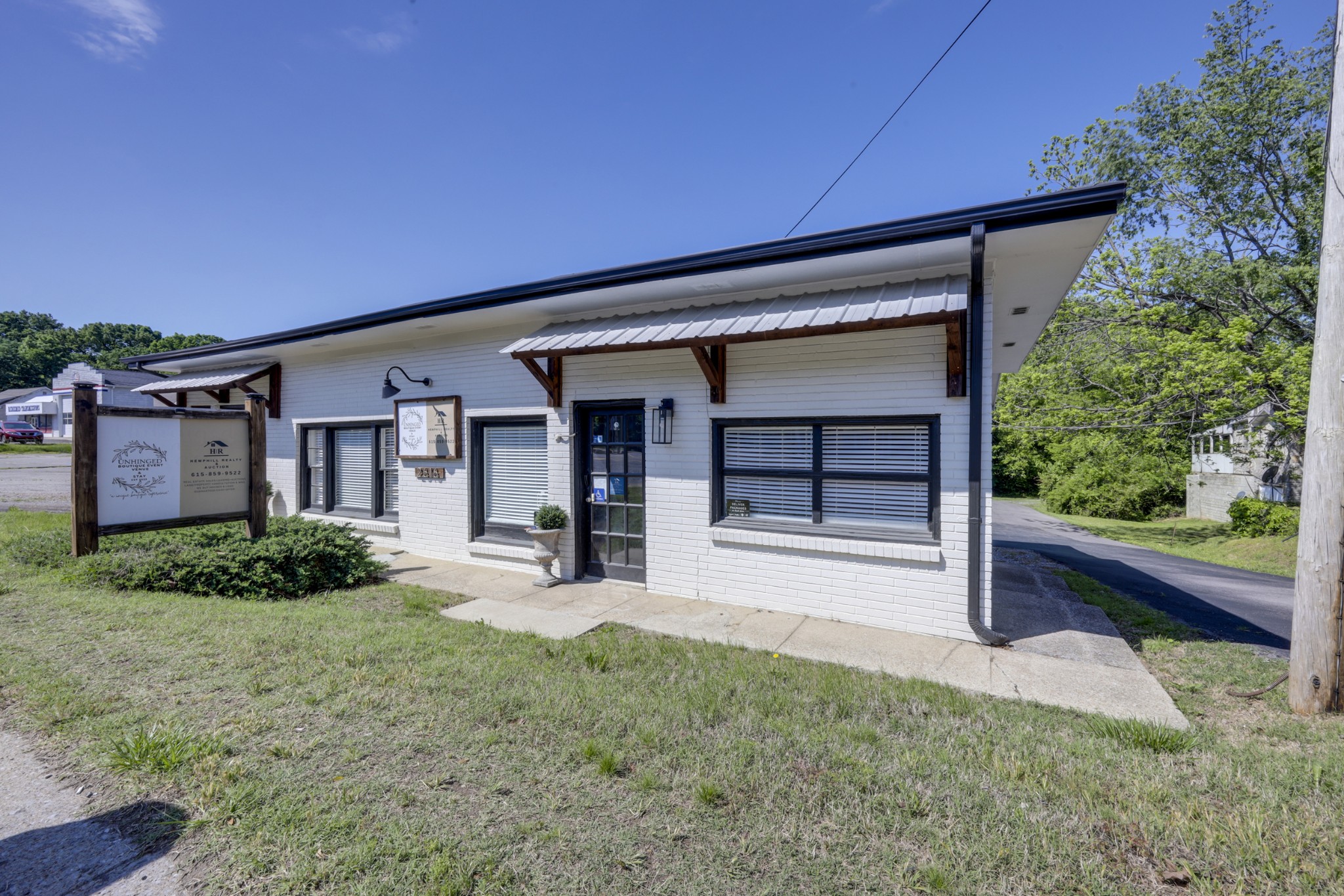 2616 Hwy 41, S Greenbrier TN 37073
