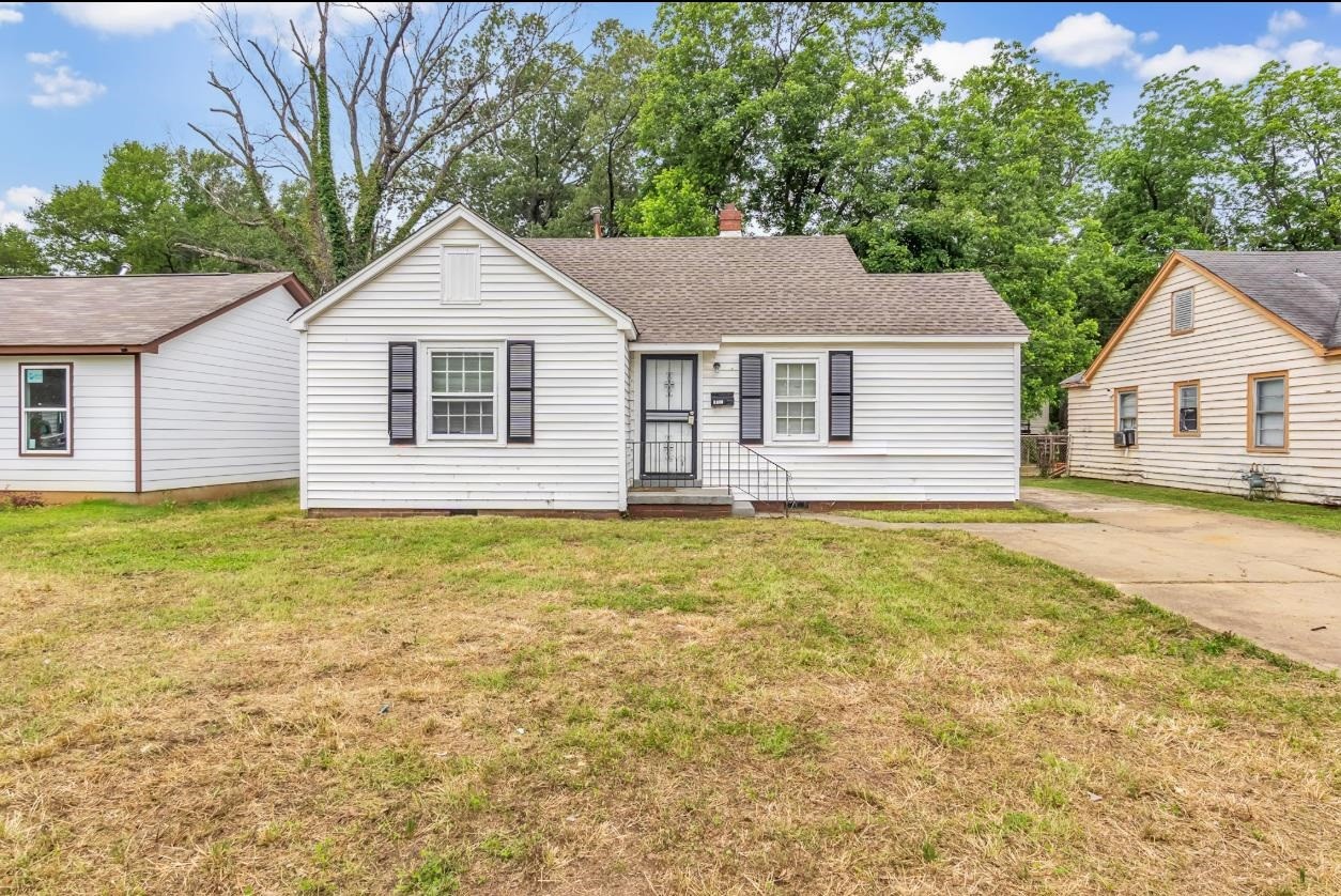 1061 E Walthal Circle Memphis TN 38111