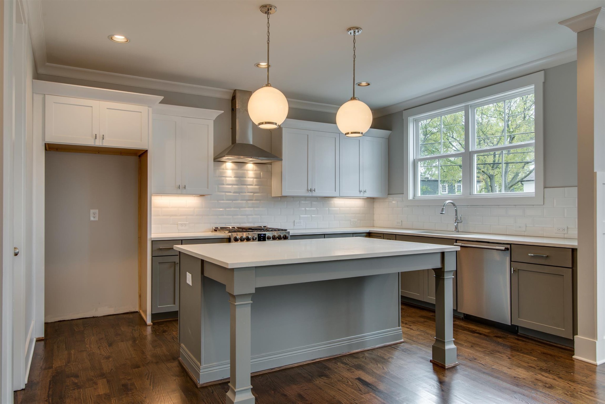 1711 10th Avenue, S Nashville TN 37203